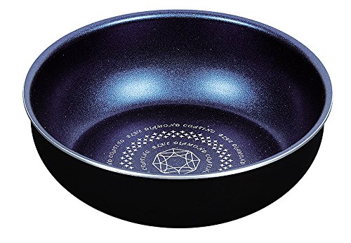 炒め鍋 20cm 製品サイズ:(約)外径21*高さ7cm 材質:本体/アルミニウム合金(内面 ふっ素樹脂塗膜加工、外面 焼付塗装)、はり底/ステンレス鋼 原産国:中国 丈夫な特殊加工により、変形に強く