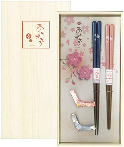 ありがとう 材質:箸/天然木・アクリルウレタン、箸置/紙・ウレタン 原産国:日本 パッケージ重量: 0.14 kg 商品モデル番号: 63162